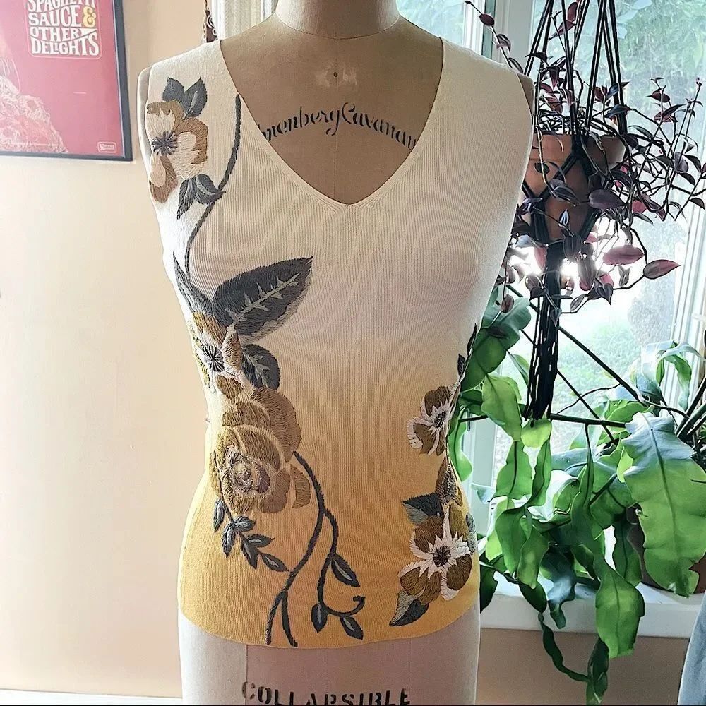 VTG | DOCE FIO | floral embroidered sleeveless hombre top S-M